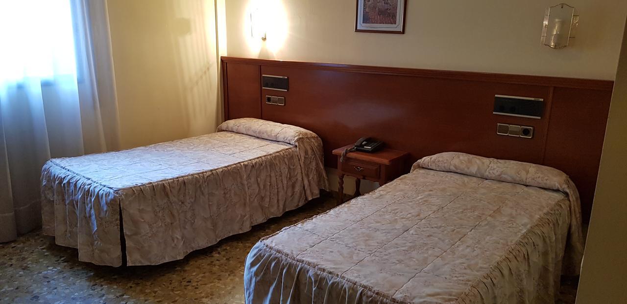 Hotel Reina Isabel ييذا المظهر الخارجي الصورة