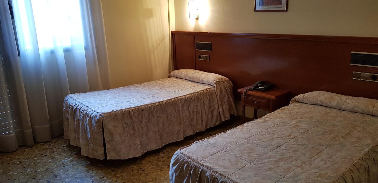Hotel Reina Isabel ييذا المظهر الخارجي الصورة